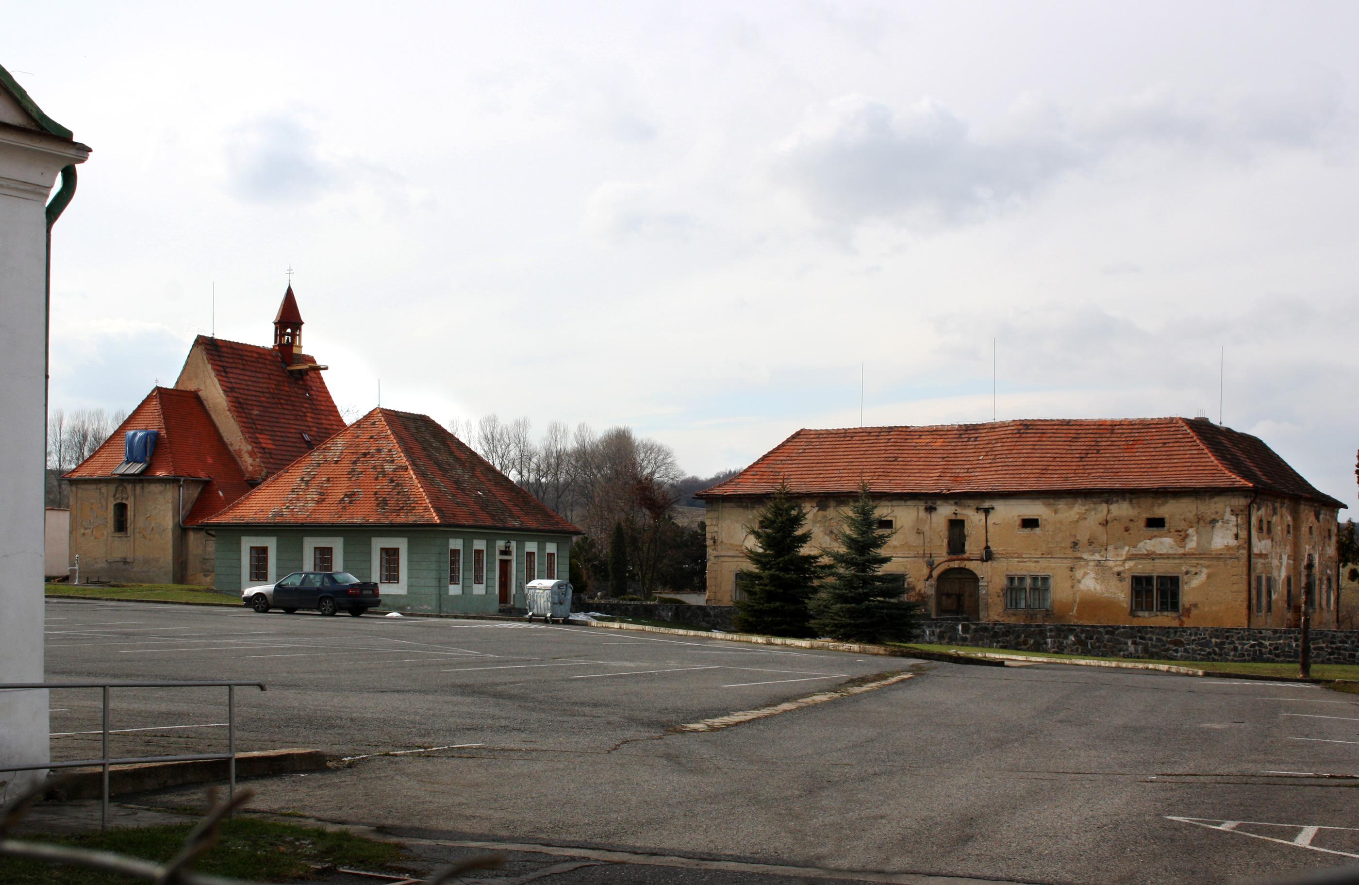 zamek Pakomerice